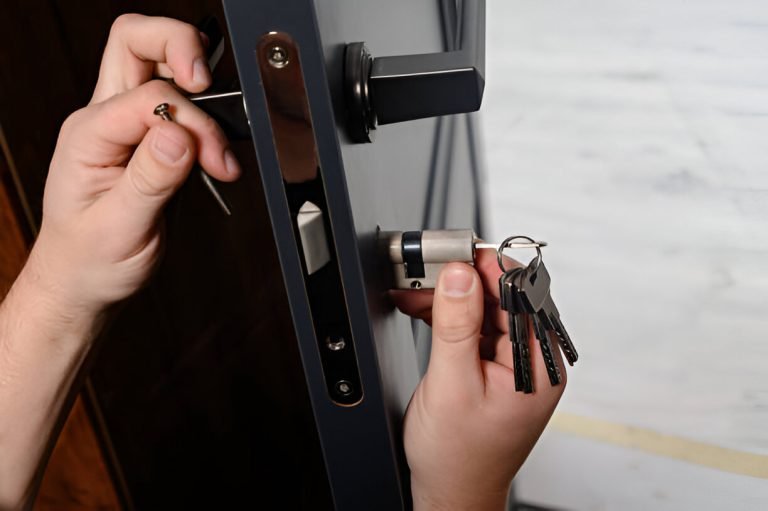 Locksmith Broken Key